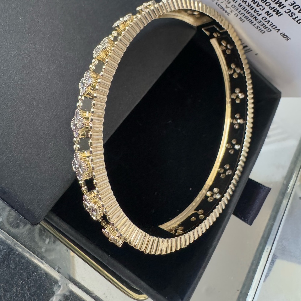 Perlee Four Leaf Clover Bangle Bracelet gold Finish - Picture 4 of 8